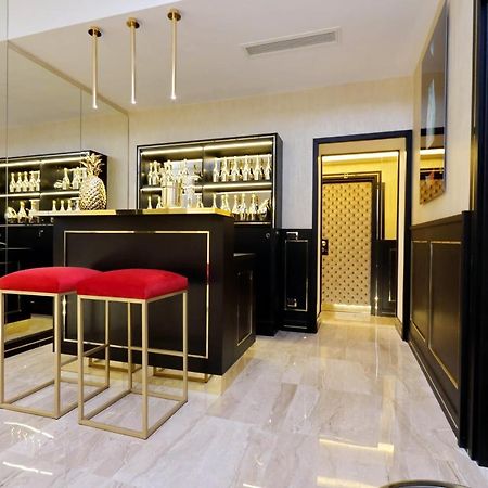 Spanish Hills Collection Luxury Suites & Jacuzzi Рим Екстер'єр фото