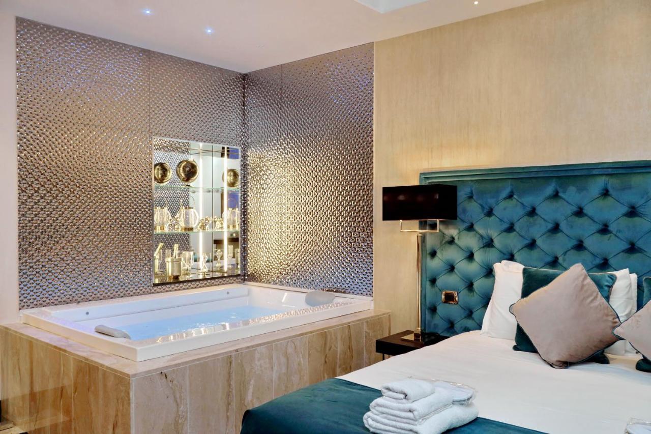 Spanish Hills Collection Luxury Suites & Jacuzzi Рим Екстер'єр фото