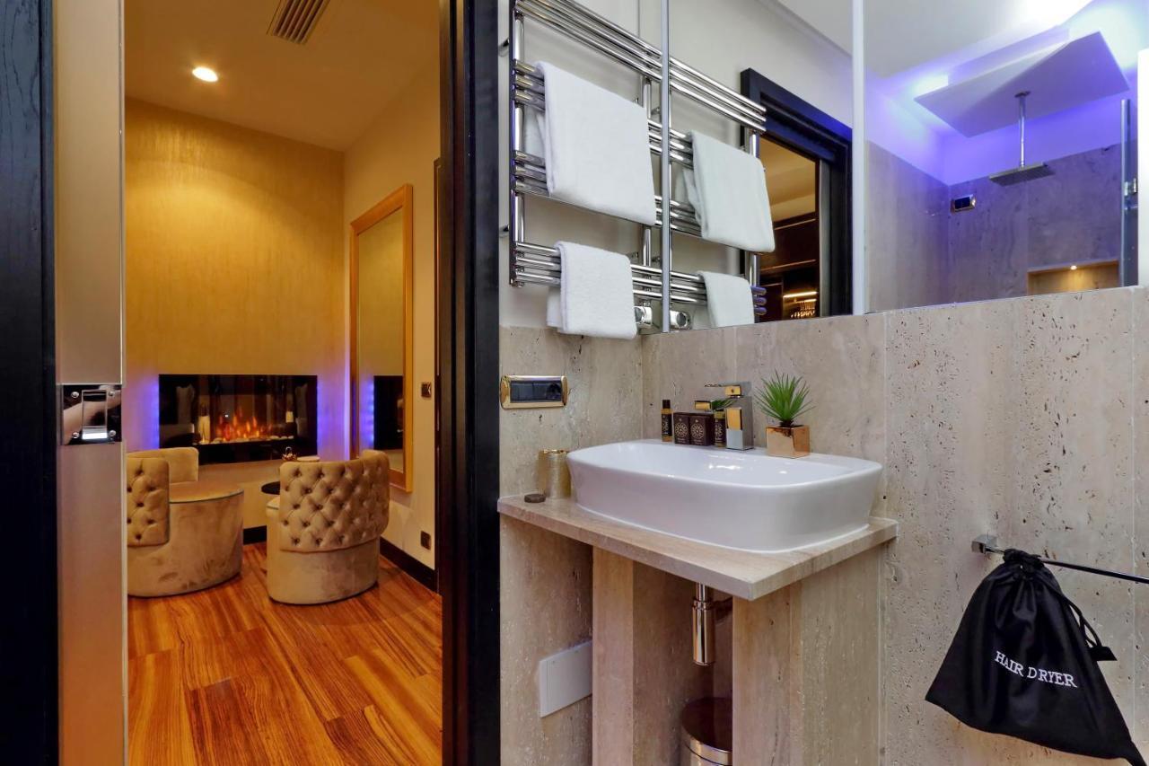 Spanish Hills Collection Luxury Suites & Jacuzzi Рим Екстер'єр фото