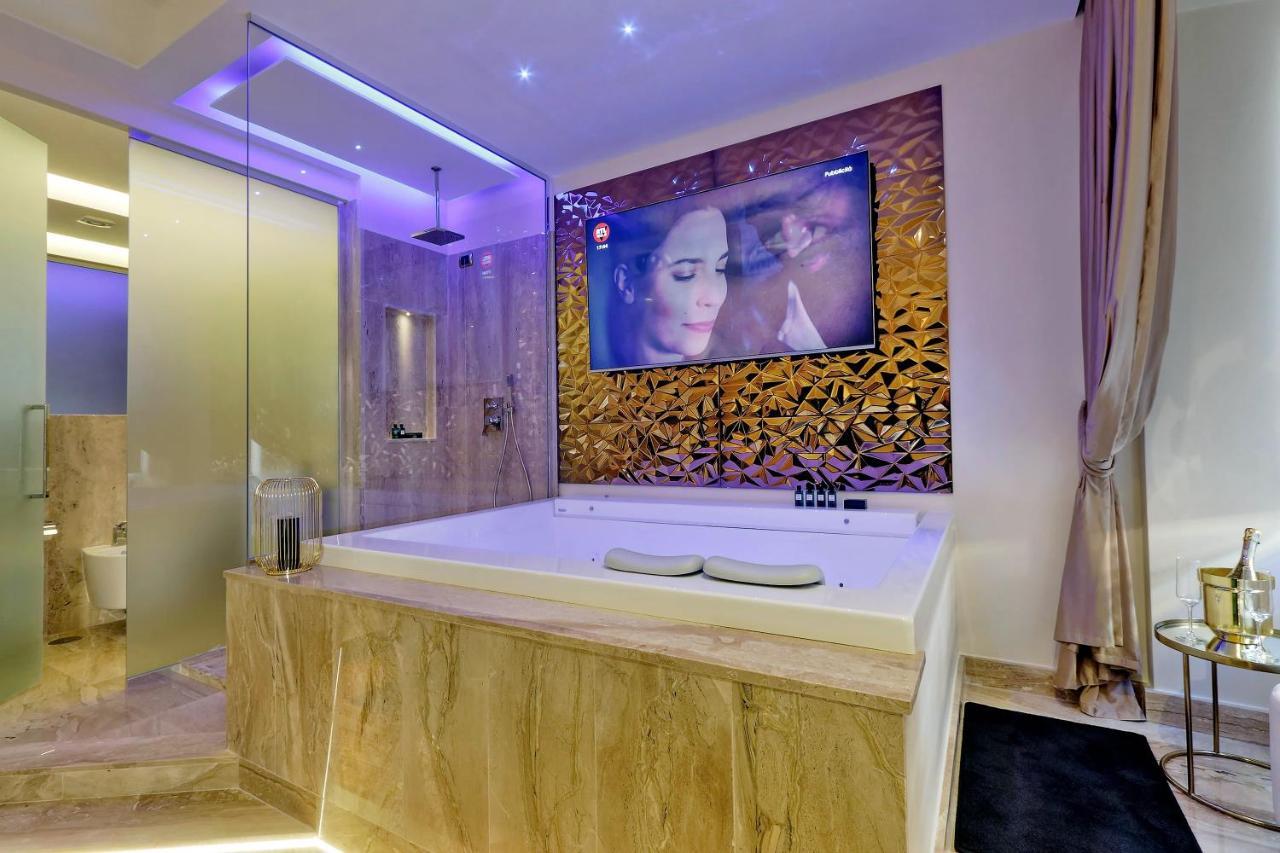 Spanish Hills Collection Luxury Suites & Jacuzzi Рим Екстер'єр фото